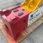 TEB10 28.0-40.0 Tonne Pecker Breaker Hammer
